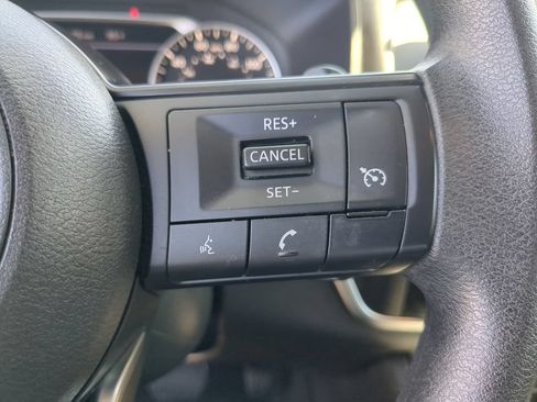 Used 2023 Nissan Rogue S FWD image 25