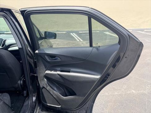 Used 2019 Chevrolet Equinox LT FWD image 16