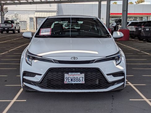 Used 2023 Toyota Corolla SE w/ SE Premium Package FWD image 2