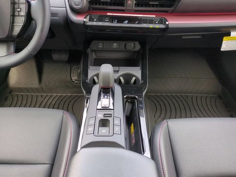 New 2026 Toyota Prius Plug-In Hybrid FWD image 18