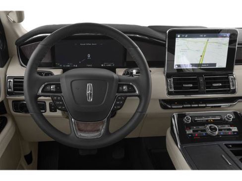Used 2019 Lincoln Navigator Select image 10