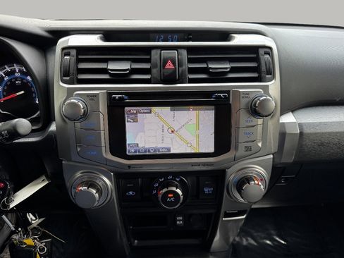 Used 2018 Toyota 4Runner SR5 Premium image 26