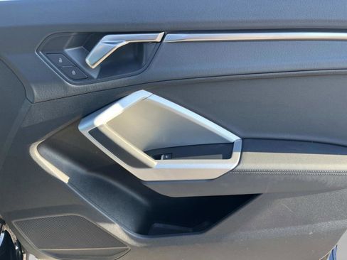 Used 2025 Audi Q3 2.0T Premium image 55