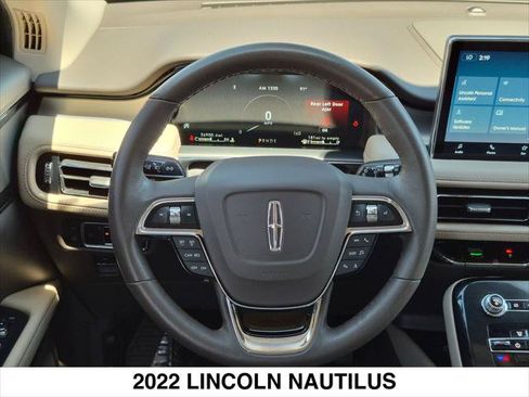 Certified 2022 Lincoln Nautilus FWD image 13