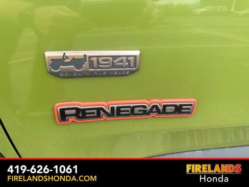 Used 2016 Jeep Renegade 75th Anniversary FWD image 13