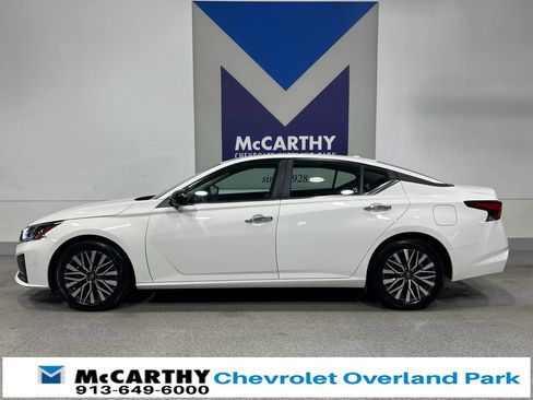 Used 2025 Nissan Altima 2.5 SV image 8