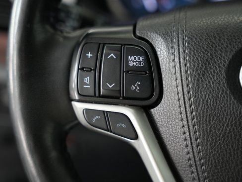 Used 2019 Toyota Sienna Limited Premium image 12