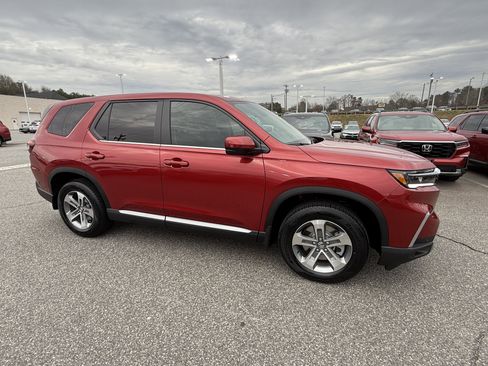 New 2025 Honda Pilot EX-L image 2