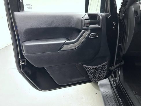 Used 2014 Jeep Wrangler Unlimited Sport w/ Quick Order Package 24S AWD/4WD image 9
