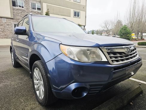 Used 2011 Subaru Forester 2.5X Premium w/ All-Weather Pkg image 7
