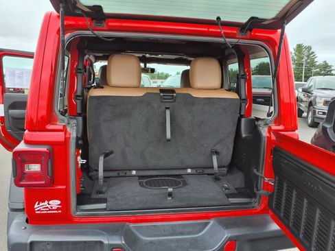 Used 2020 Jeep Wrangler Rubicon w/ Uconnect 4C Nav & Sound Group image 15
