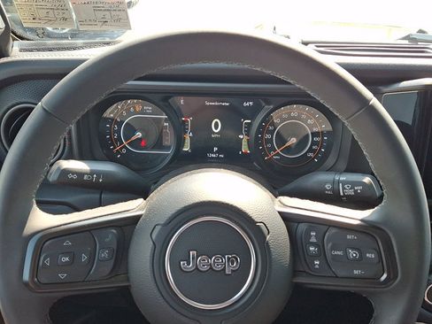 Used 2026 Jeep Gladiator Rubicon AWD/4WD image 18