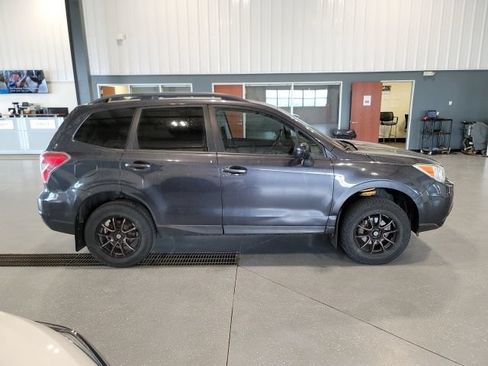 Used 2016 Subaru Forester 2.5i Premium w/ All-Weather Package AWD/4WD image 8