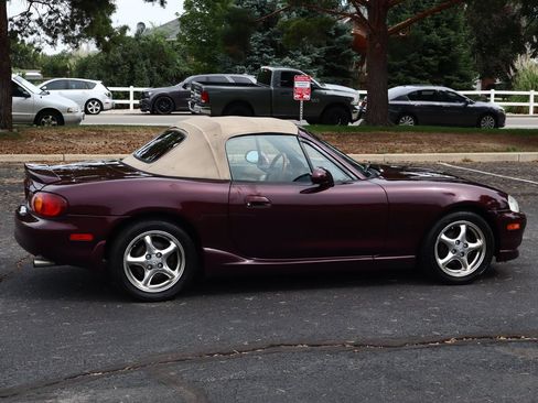 Used 2000 MAZDA MX-5 Miata RWD image 17