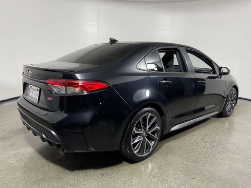 Certified 2021 Toyota Corolla SE w/ SE Premium Package FWD image 3