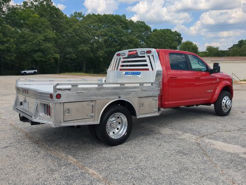 New 2026 RAM 4500 4x4 Crew Cab DRW w/ Laramie Trim Package image 3