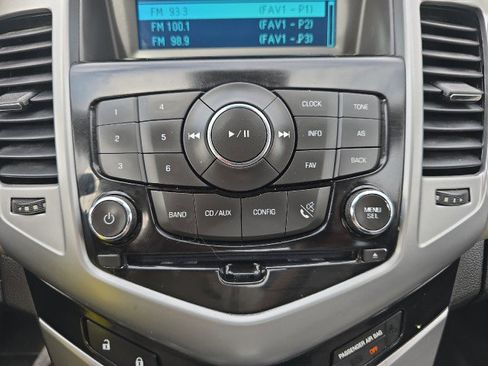 Used 2014 Chevrolet Cruze LS image 22
