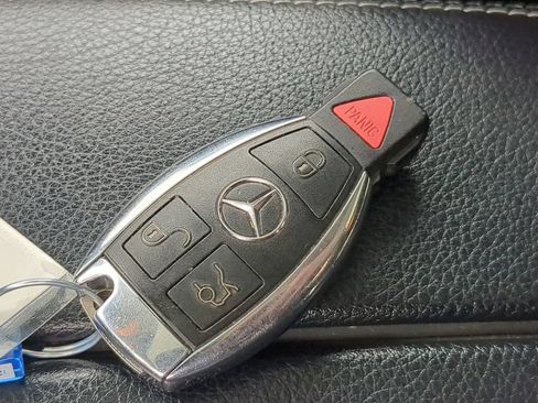 Used 2014 Mercedes-Benz GLK 350 4MATIC image 39