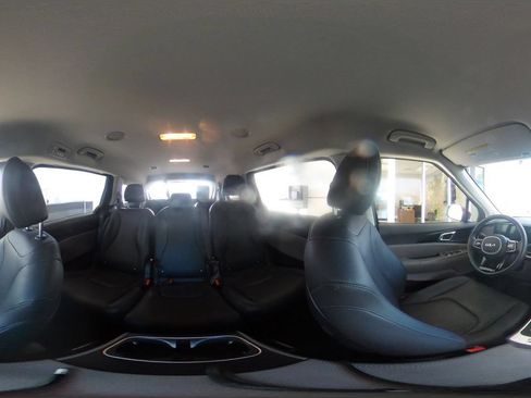 Used 2026 Kia Carnival FWD image 45