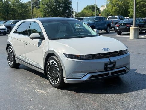 Used 2023 Hyundai Ioniq 5 Limited AWD/4WD image 12