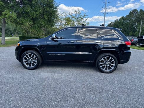 Used 2017 Jeep Grand Cherokee Overland w/ Jeep Active Safety Group AWD/4WD image 3