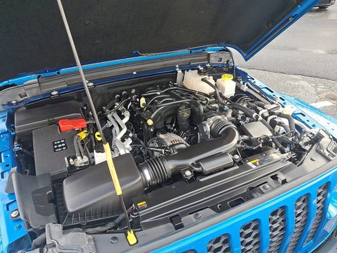 Certified 2023 Jeep Gladiator Sport image 27