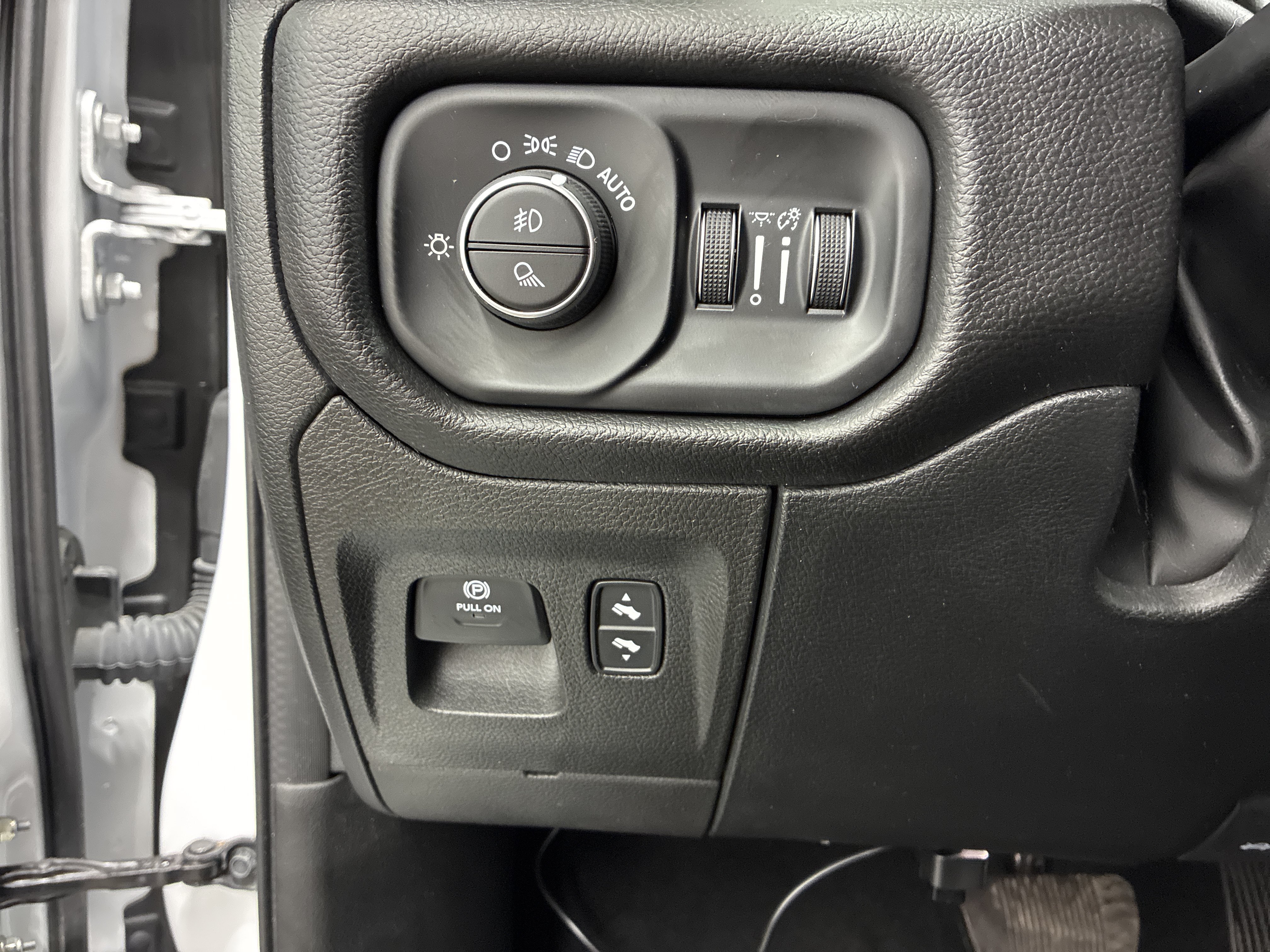 Certified 2022 RAM 1500 Laramie w/ Sport Appearance Package AWD/4WD image 19