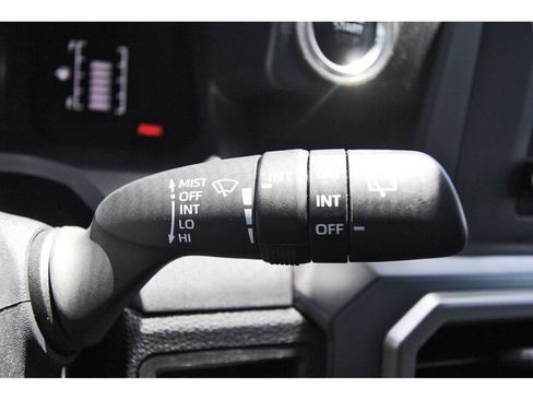 Used 2025 Toyota 4Runner SR5 AWD/4WD image 18