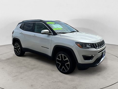 Used 2018 Jeep Compass Limited w/ Navigation Group AWD/4WD image 8