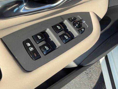 Certified 2025 Volvo XC90 B6 Plus image 15