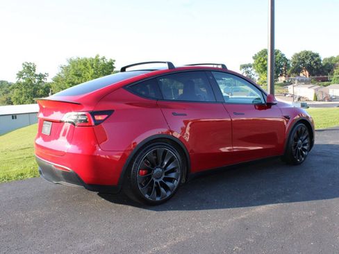 Used 2021 Tesla Model Y Performance AWD/4WD image 2