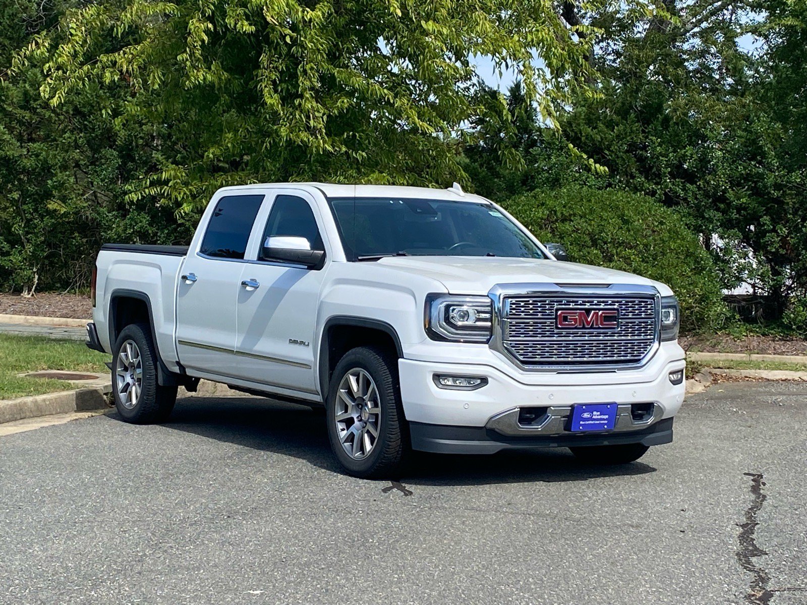 Used 2017 GMC Sierra 1500 Denali AWD/4WD image 2