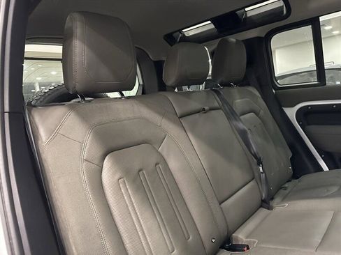 Used 2021 Land Rover Defender 110 SE image 26