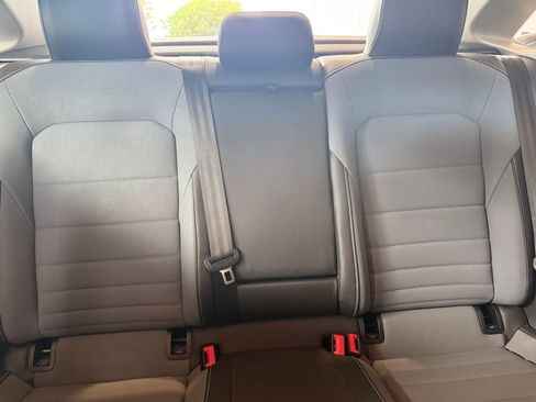 Used 2025 Volkswagen Jetta SE image 32