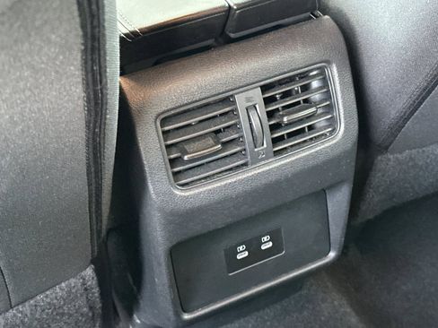 Used 2024 Nissan Rogue SV image 14