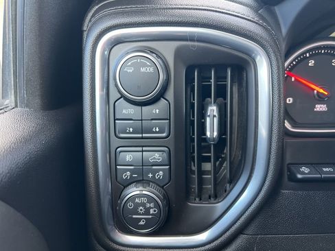 Used 2022 Chevrolet Silverado 2500 High Country w/ Technology Package image 21