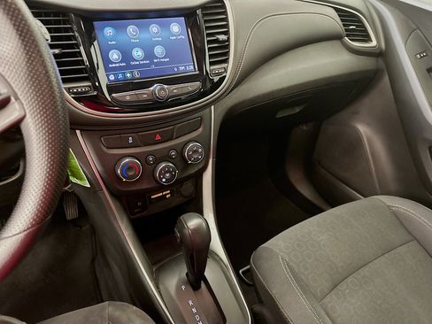 Used 2018 Chevrolet Trax LS FWD image 26