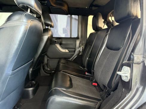 Used 2016 Jeep Wrangler Unlimited Sahara image 33