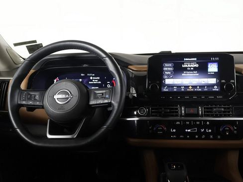 Used 2024 Nissan Pathfinder Platinum w/ Lighting Package (N93) AWD/4WD image 35