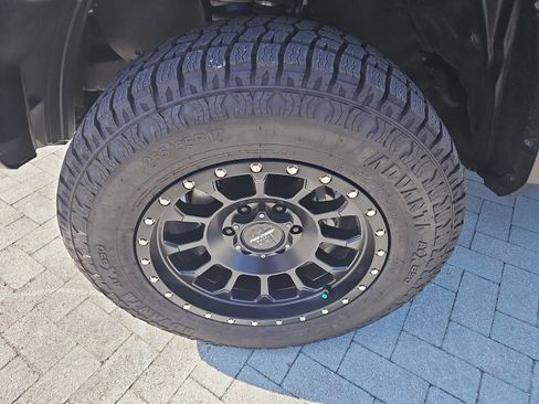Used 2023 Toyota Tacoma TRD Off-Road RWD image 10