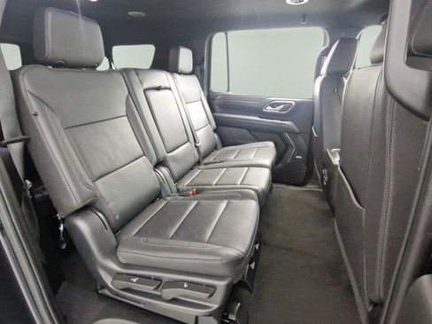 Used 2023 Chevrolet Suburban LT image 27