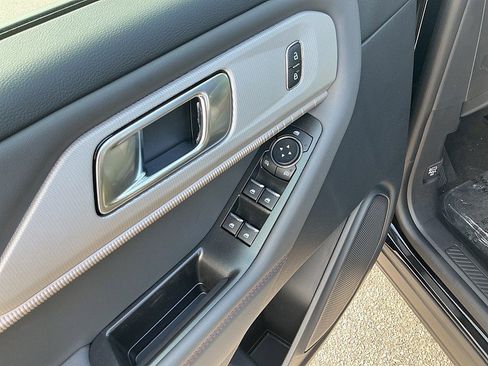 New 2026 Ford Explorer Active w/ Active Comfort Package image 20