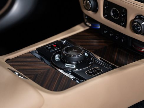 Used 2019 Rolls-Royce Wraith image 54