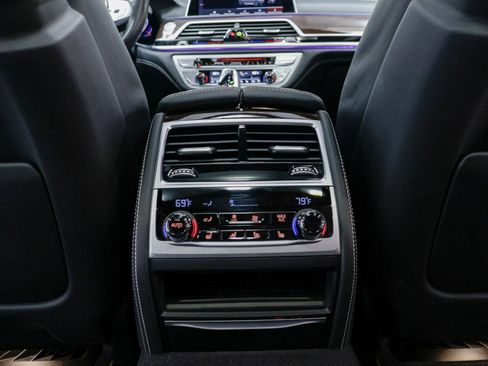 Used 2020 BMW ALPINA B7 xDrive w/ Luxury Rear Seating Package image 36