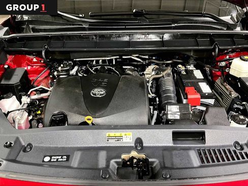 Used 2021 Toyota Highlander XLE image 31