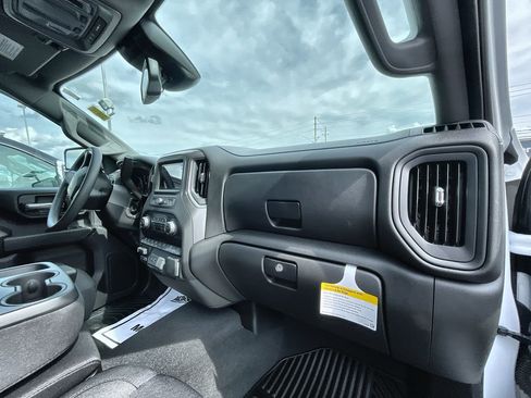 New 2025 Chevrolet Silverado 2500 Custom w/ Custom Value Package image 28