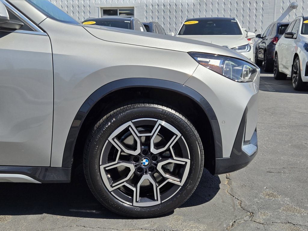Used 2023 BMW X1 xDrive28i w/ Convenience Package AWD/4WD image 9