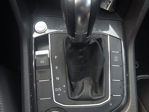 Used 2019 Volkswagen Tiguan SE image 31