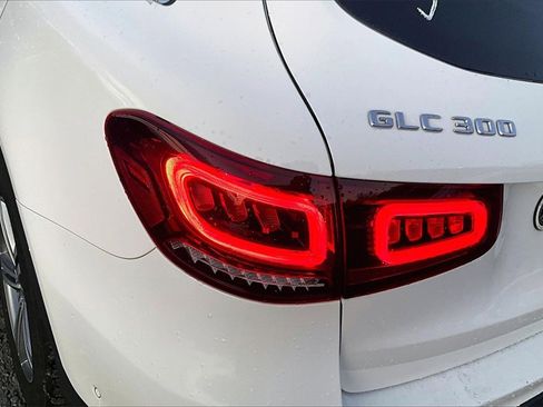Used 2021 Mercedes-Benz GLC 300 4MATIC image 27