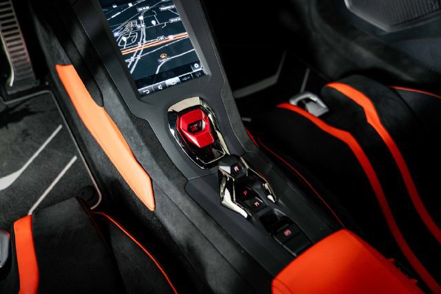 Used 2022 Lamborghini Huracan STO RWD image 25
